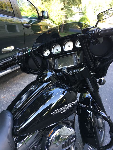 The handlebar clamp is offered in either 1 inch for Moto style bars or 1 inch for standard Harley bars. . 10 inch handlebars for street glide